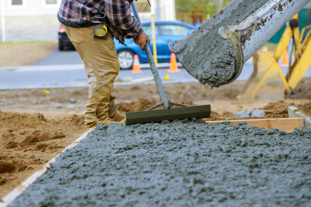 Best Concrete Sidewalk Installation  in California, MO
